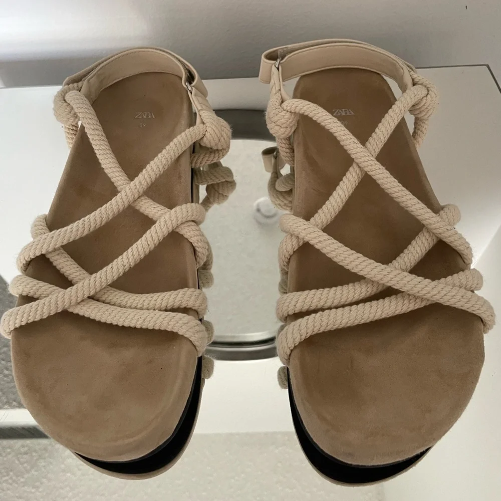Zara Women's Beige and Cream Sandals - Picture 7 of 8